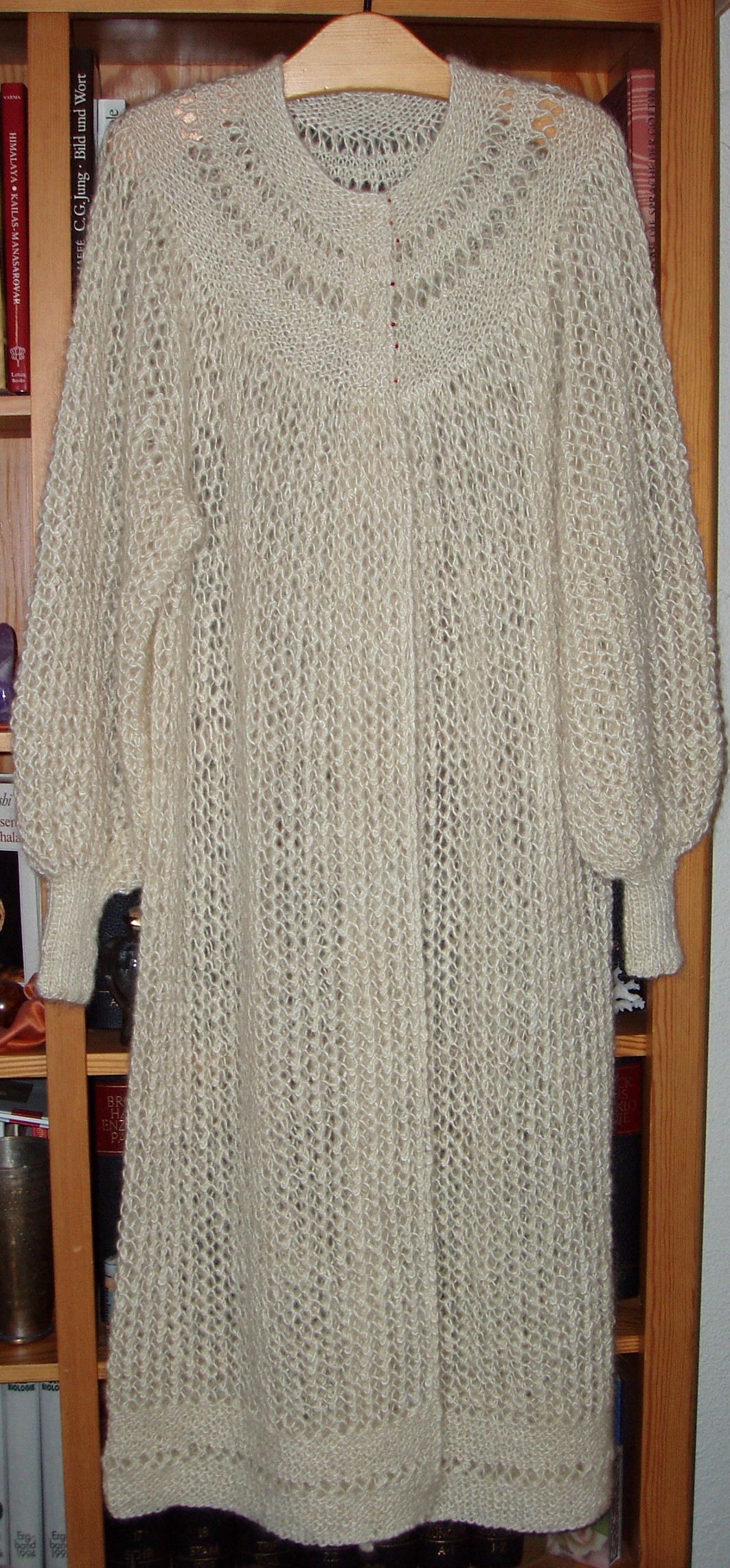 Dorothea's coat in net pattern