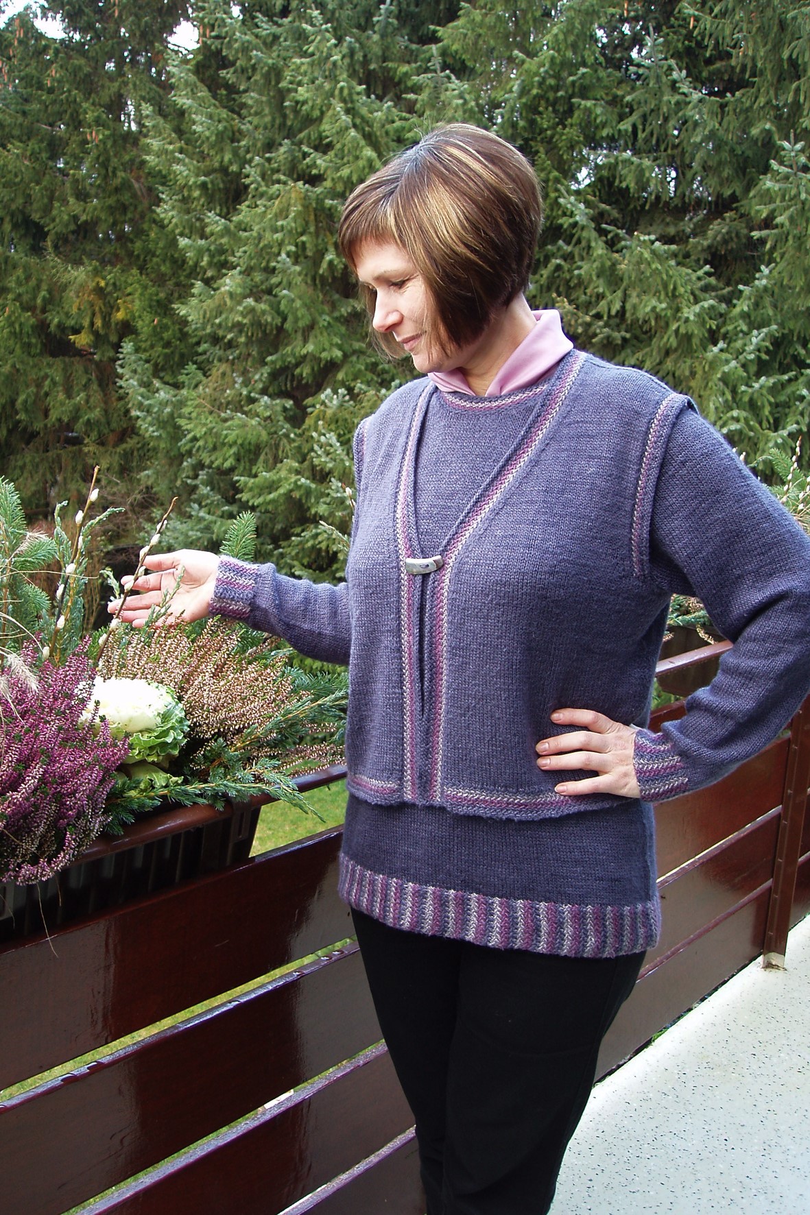 Lotte's Winter Combination - Vest and Sweater with borders in the Peruvian Weave-Knit pattern
