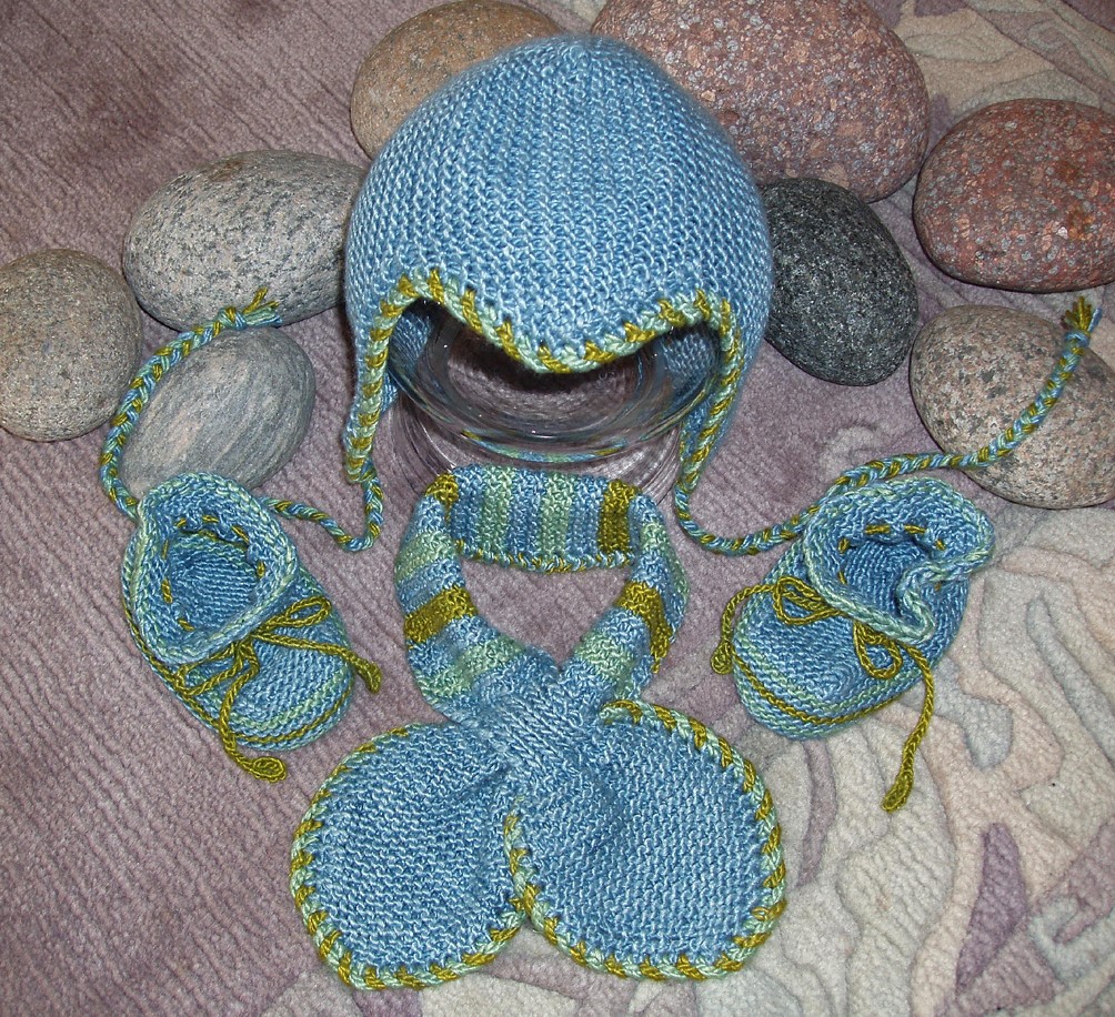Traditional danish baby cap, baby's pull-through scarf with "leaves and stem" pattern and booties