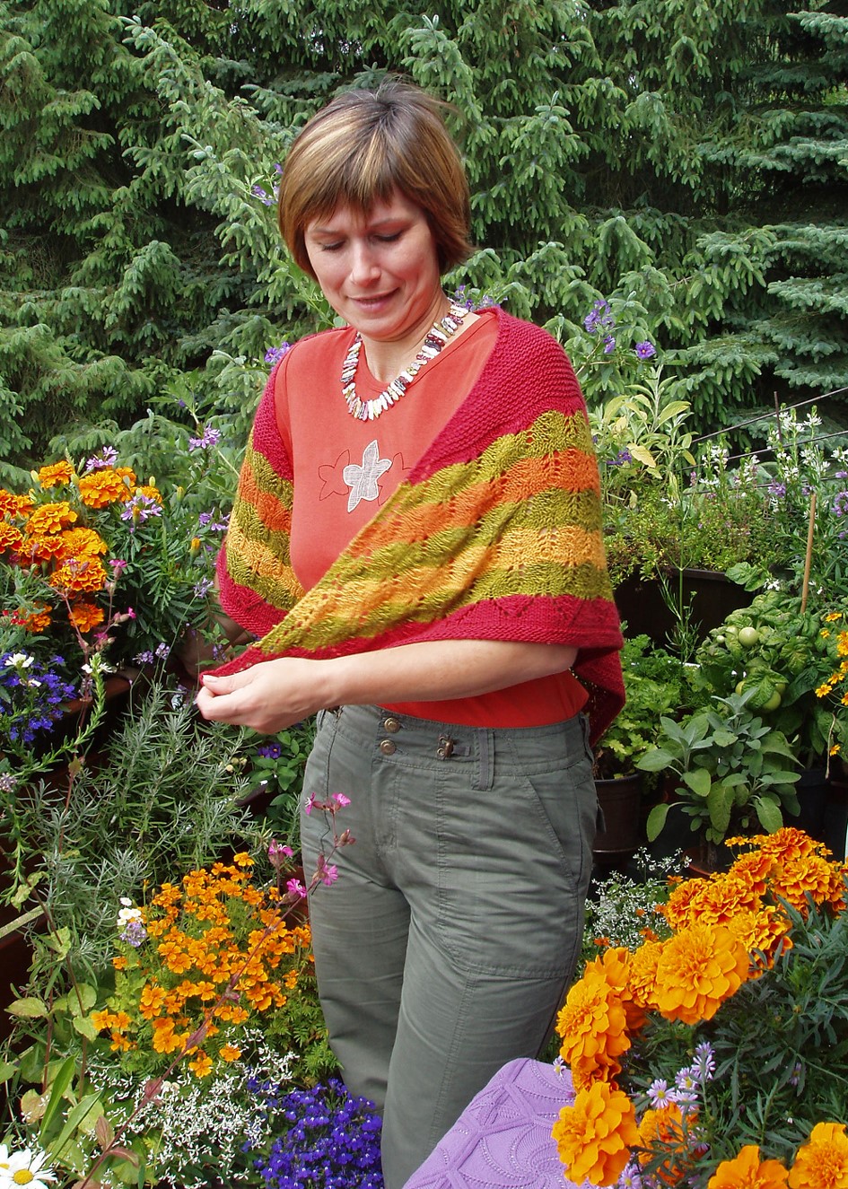 Tie shawl with autumn leaf border