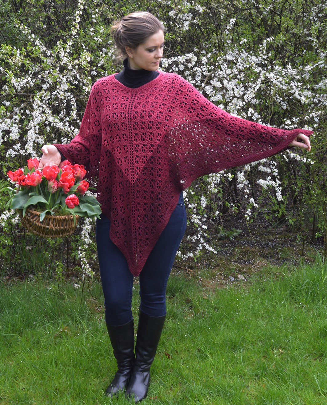 Poncho mit Blütenmuster